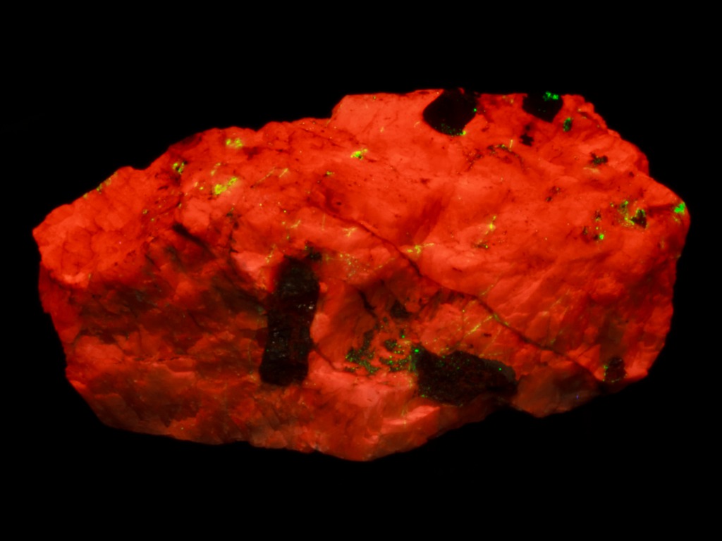 Calcite - Franklin Mineral Dump, Franklin, New Jersey (shortwave UV)
