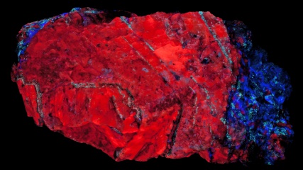 Calcite, willemite, fluorite, aragonite, Purple Passion Mine, Wickenburg, AZ (midrange and shortwave UV)