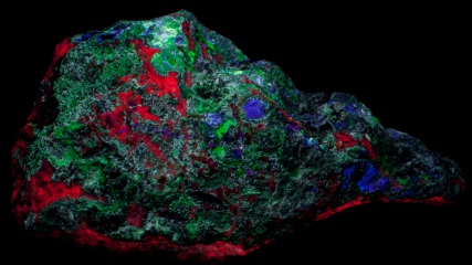 Willemite, calcite, fluorite, hydrozincite, Purple Passion Mine, Yavapai County, Arizona (shortwave + midrange UV)